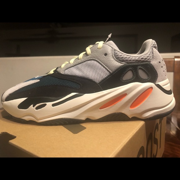 700s shoes